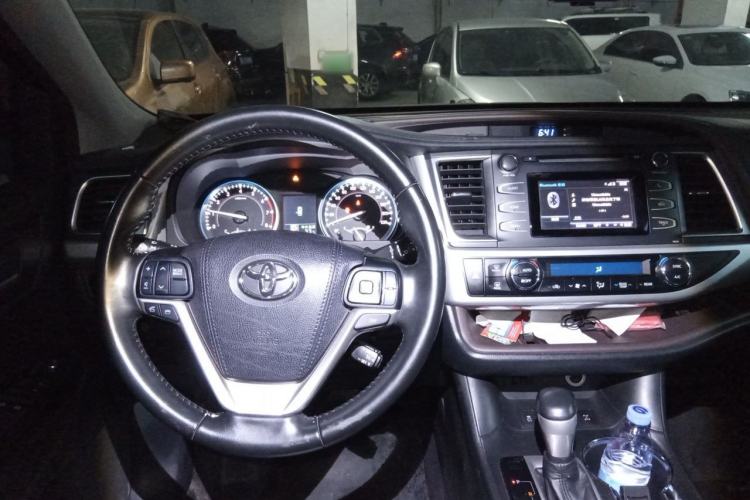 Used Toyota Highlander 2017 2.0T Four-Wheel Drive Luxury Edition 7 Seats Steering Wheel