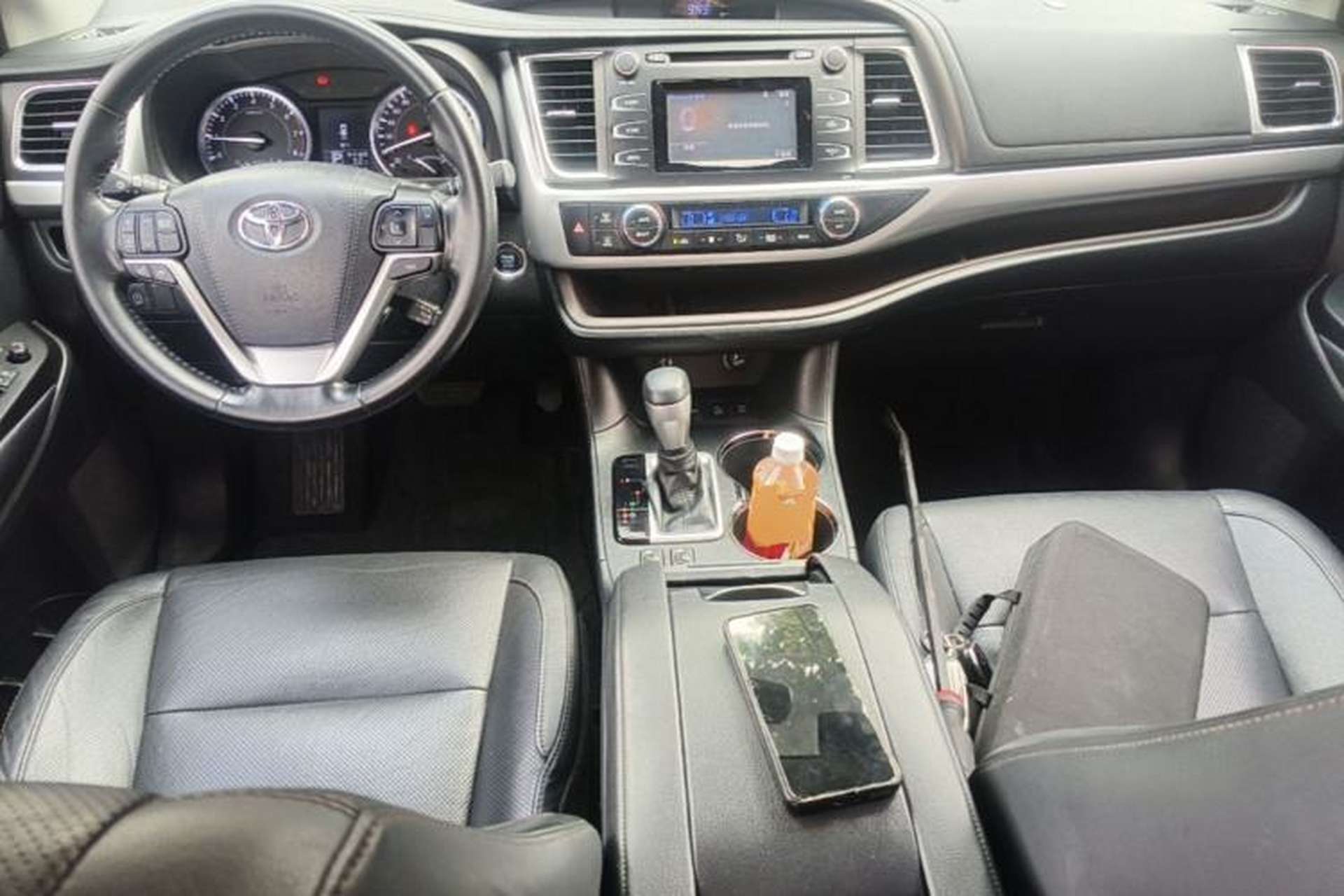 Used Toyota Highlander 2017 2.0T Four-Wheel Drive Luxury Edition 7 Seats Center Console