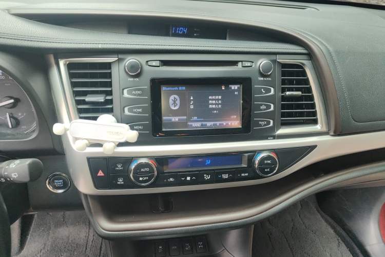 Used Toyota Highlander 2017 2.0T Four-Wheel Drive Luxury Edition 7 Seats Audio And AC Panel
