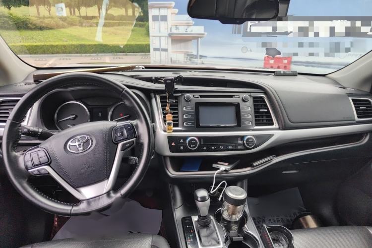 Used Toyota Highlander 2017 2.0T Four-Wheel Drive Luxury Edition 7 Seats Center Console