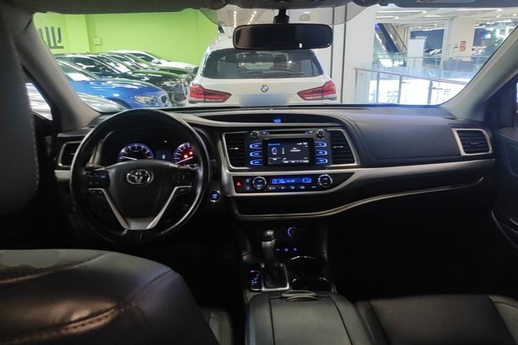Used Toyota Highlander 2017 2.0T Four-Wheel Drive Luxury Edition 7 Seats Center Console