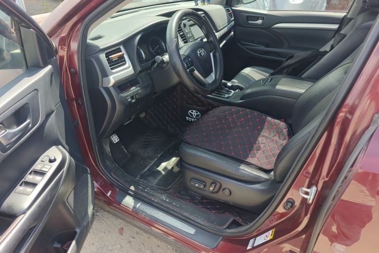 Used Toyota Highlander 2017 2.0T Four-Wheel Drive Luxury Edition 7 Seats Driver Seat