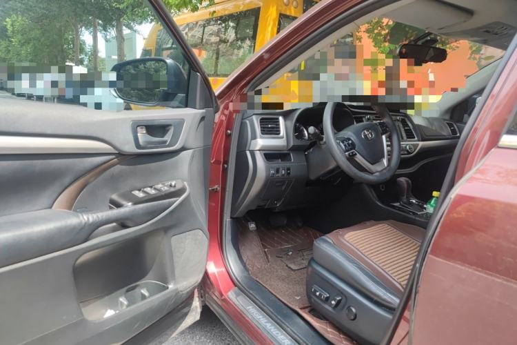 Used Toyota Highlander 2017 2.0T Four-Wheel Drive Luxury Navigation Version 7 Seats Driver Seat