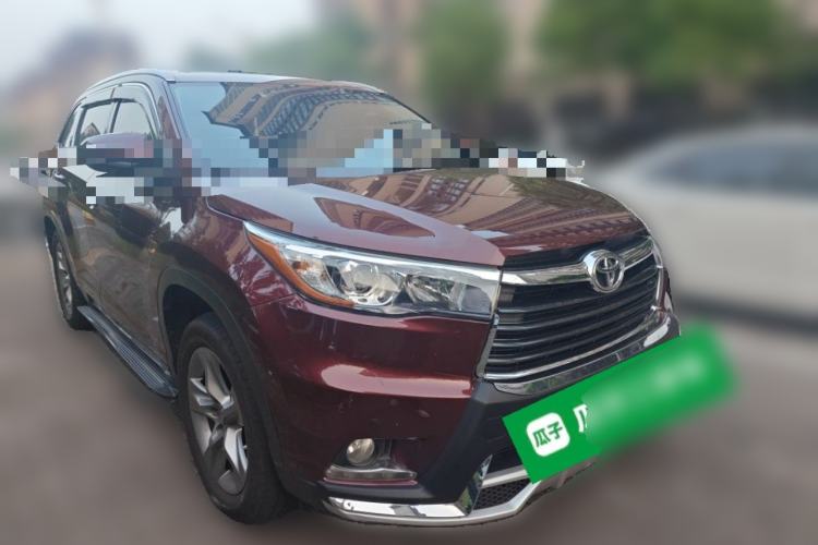 Used Toyota Highlander 2017 2.0T Two-Wheel Drive Luxury Edition 7 Seats Front Right 45 Deg