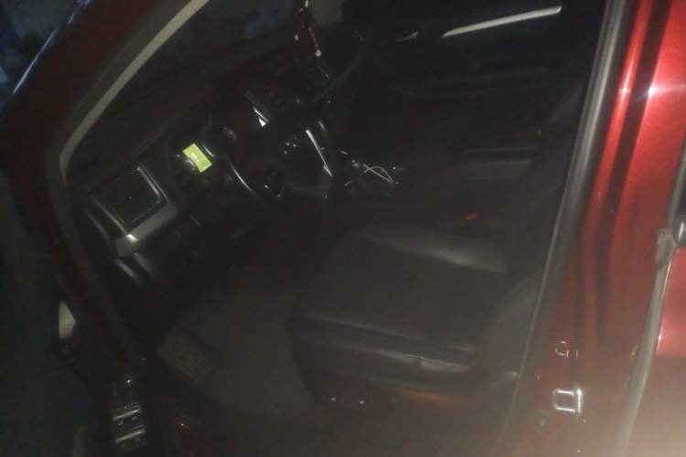 Used Toyota Highlander 2017 2.0T Two-Wheel Drive Elite Version 7 Seats Left Front Seat