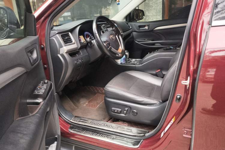 Used Toyota Highlander 2017 2.0T Four-Wheel Drive Luxury Edition 7 Seats Left Front Seat