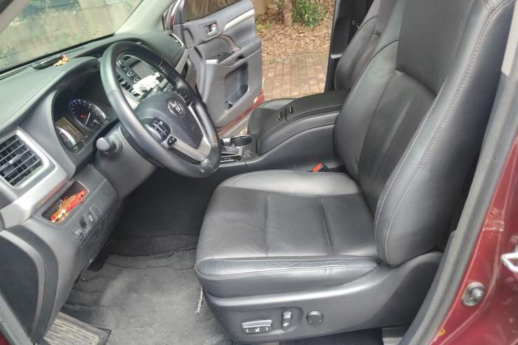 Used Toyota Highlander 2017 2.0T Four-Wheel Drive Luxury Edition 7 Seats Left Front Seat