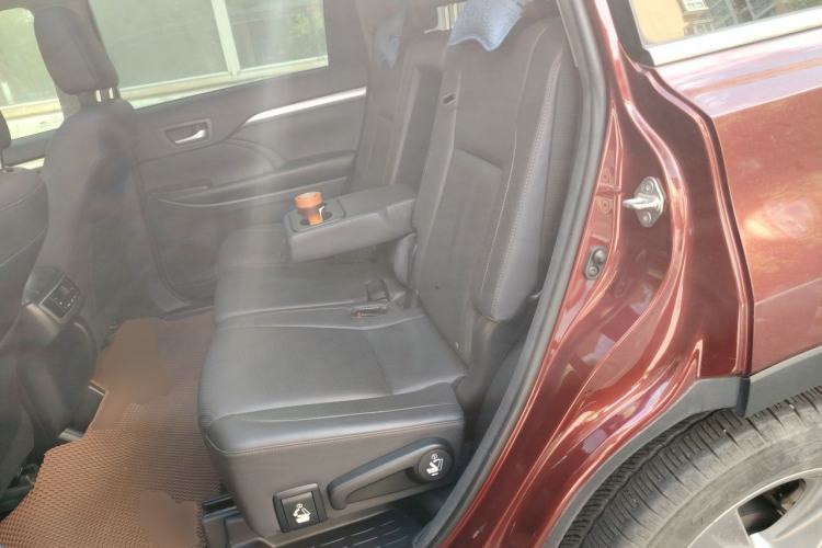 Used Toyota Highlander 2017 2.0T Four-Wheel Drive Luxury Edition 7 Seats Left Rear Seat