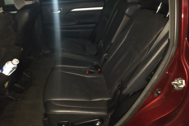 Used Toyota Highlander 2017 2.0T Two-Wheel Drive Luxury Edition 7 Seats Left Rear Seat