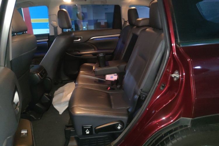Used Toyota Highlander 2017 2.0T Four-Wheel Drive Ultimate Edition 7 Seats Left Rear Seat