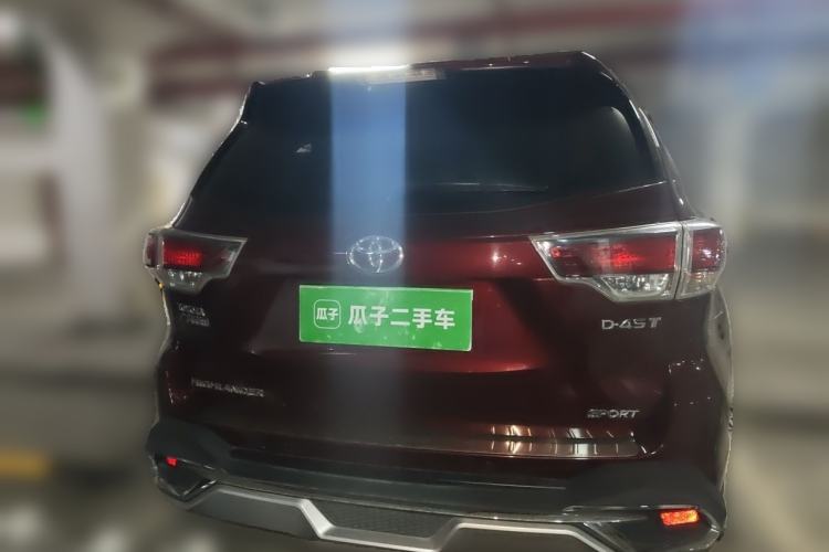 Used Toyota Highlander 2017 2.0T Two-Wheel Drive Luxury Edition 7 Seats Rear