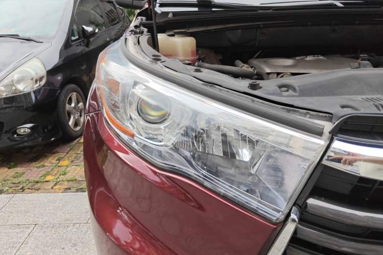 Used Toyota Highlander 2017 2.0T Two-Wheel Drive Luxury Edition 7 Seats Right Front Headlight