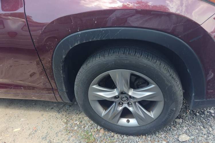 Used Toyota Highlander 2017 2.0T Four-Wheel Drive Luxury Edition 7 Seats Right Front Wheel Hub