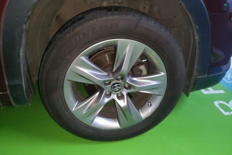 Used Toyota Highlander 2017 2.0T Four-Wheel Drive Ultimate Edition 7 Seats Right Front Wheel Hub