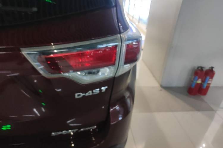 Used Toyota Highlander 2017 2.0T Four-Wheel Drive Luxury Edition 7 Seats Right Rear Taillight