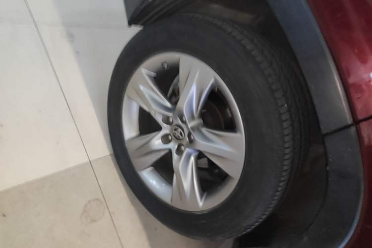 Used Toyota Highlander 2017 2.0T Four-Wheel Drive Luxury Edition 7 Seats Right Rear Wheel Hub