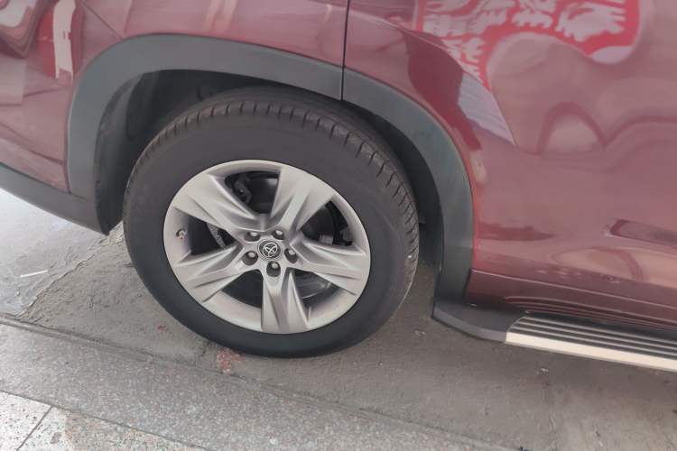Used Toyota Highlander 2017 2.0T Four-Wheel Drive Luxury Edition 7 Seats Right Rear Wheel Hub