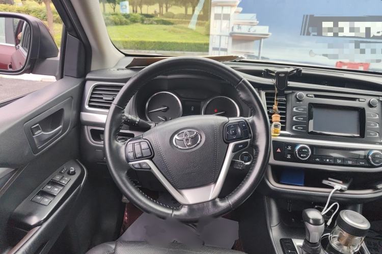 Used Toyota Highlander 2017 2.0T Four-Wheel Drive Luxury Edition 7 Seats Steering Wheel
