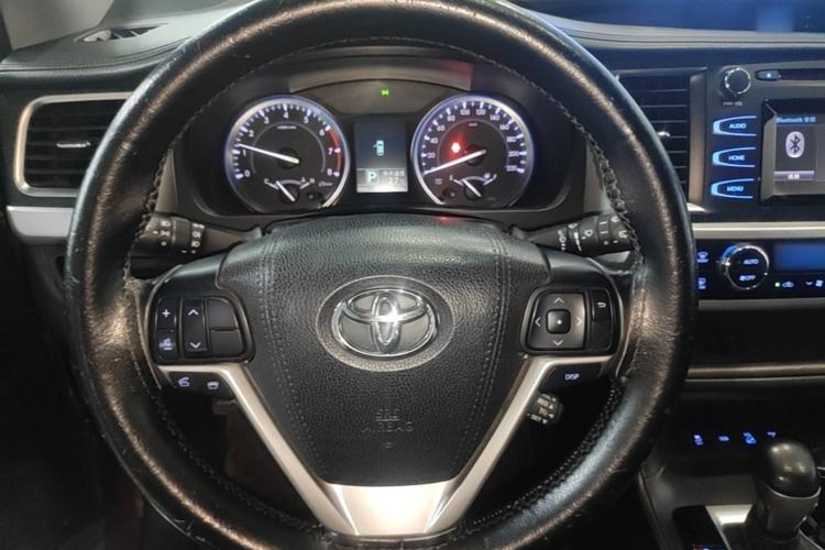 Used Toyota Highlander 2017 2.0T Four-Wheel Drive Luxury Edition 7 Seats Steering Wheel