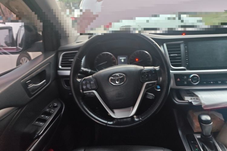 Used Toyota Highlander 2017 2.0T Two-Wheel Drive Luxury Edition 7 Seats Steering Wheel
