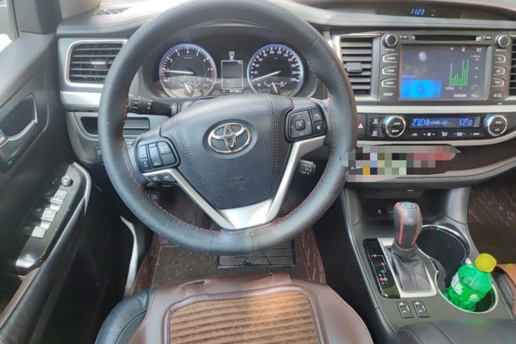 Used Toyota Highlander 2017 2.0T Four-Wheel Drive Luxury Navigation Version 7 Seats Steering Wheel