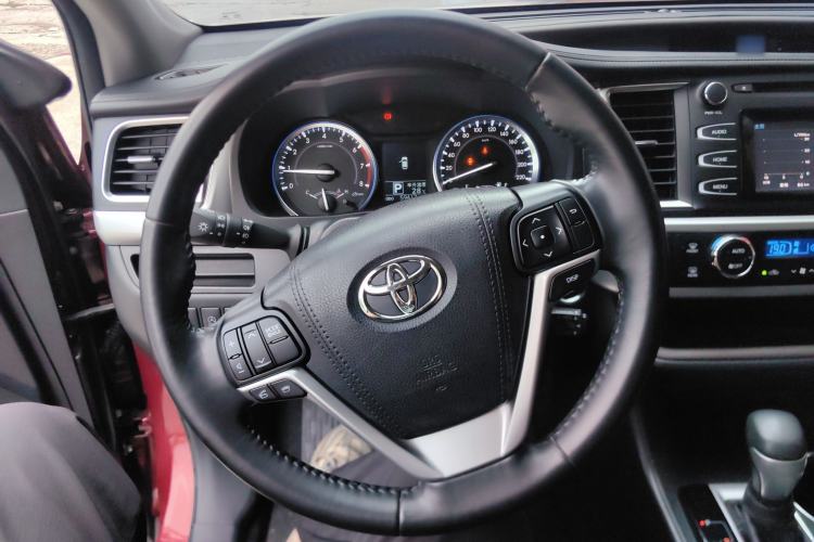 Used Toyota Highlander 2017 2.0T Four-Wheel Drive Luxury Edition 7 Seats Steering Wheel