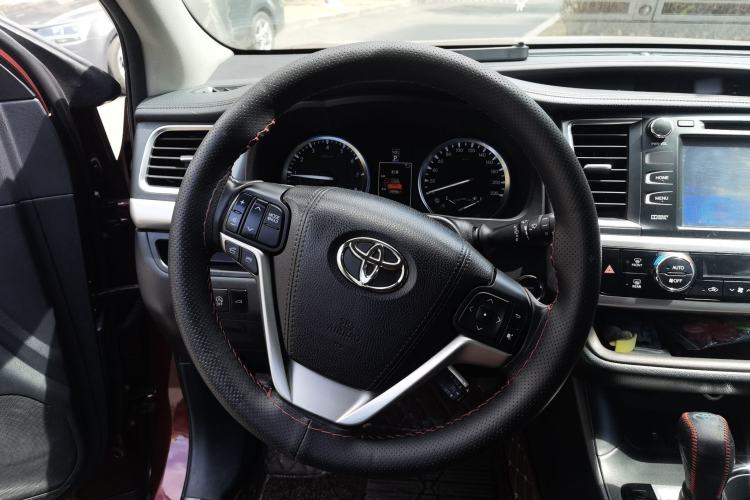 Used Toyota Highlander 2017 2.0T Four-Wheel Drive Luxury Navigation Version 7 Seats Steering Wheel