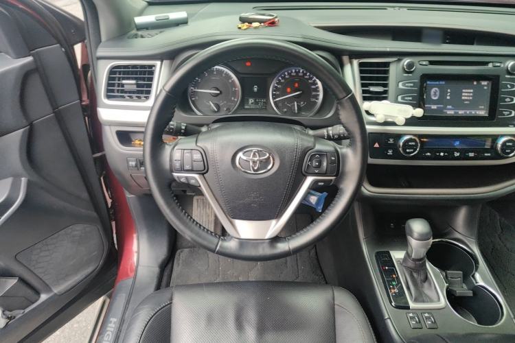Used Toyota Highlander 2017 2.0T Four-Wheel Drive Luxury Edition 7 Seats Steering Wheel