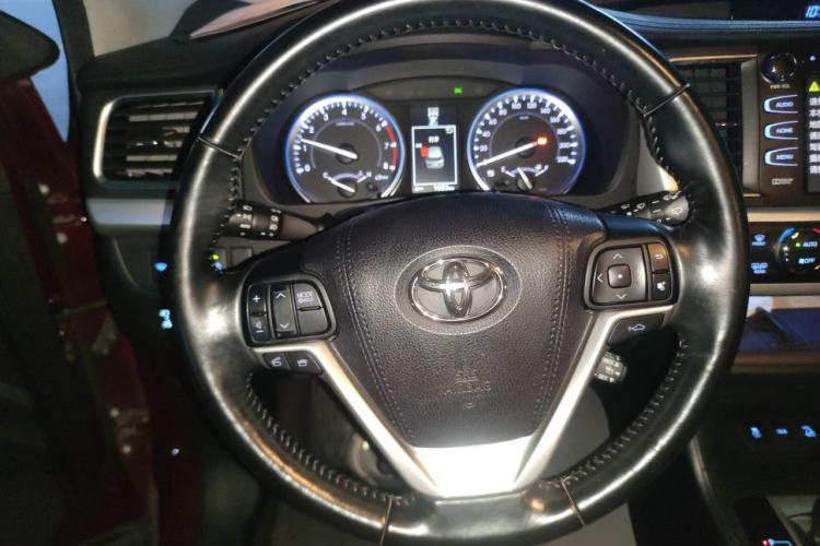 Used Toyota Highlander 2017 2.0T Four-Wheel Drive Ultimate Edition 7 Seats Steering Wheel