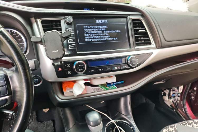Used Toyota Highlander 2017 2.0T Four-Wheel Drive Luxury Edition 7 Seats Audio And AC Panel