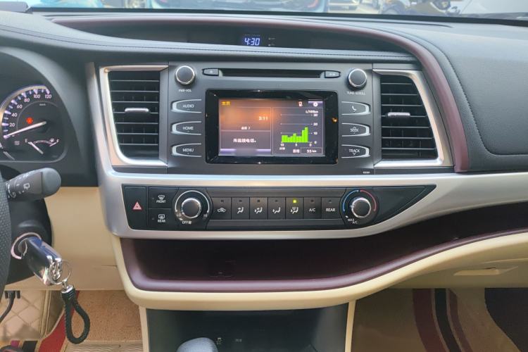 Used Toyota Highlander 2017 2.0T Two-Wheel Drive Elite Edition 5 Seats Audio And AC Panel