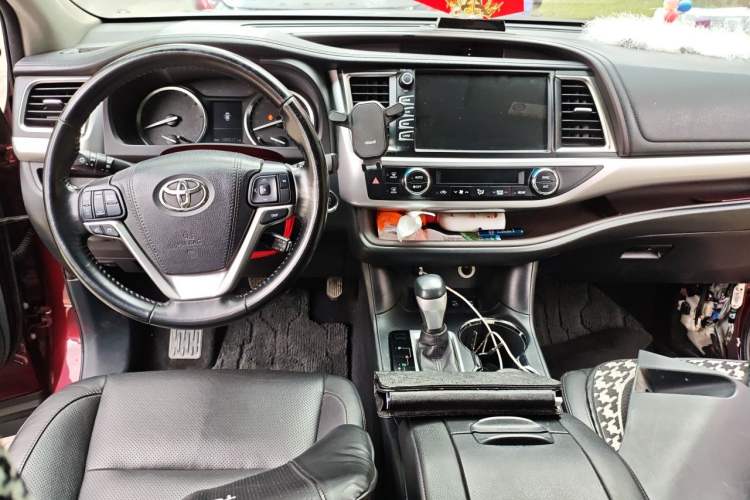 Used Toyota Highlander 2017 2.0T Four-Wheel Drive Luxury Edition 7 Seats Center Console
