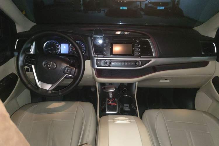 Used Toyota Highlander 2017 2.0T Four-Wheel Drive Elite Edition 7-Seater Center Console