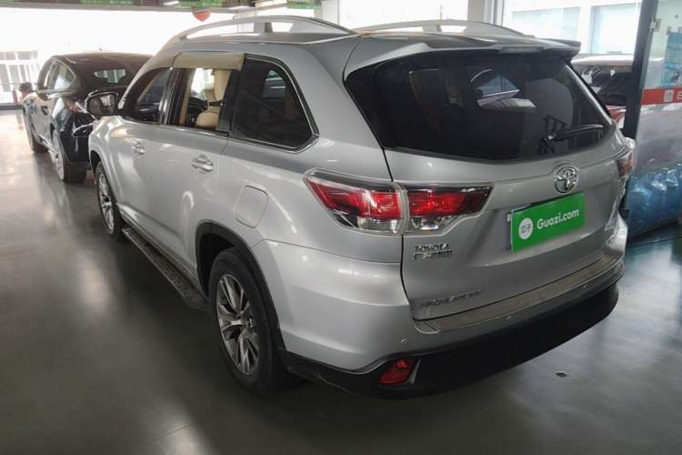 Used Toyota Highlander 2017 2.0T Four-Wheel Drive Elite Edition 7-Seater Exterior 2