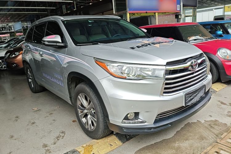 Used Toyota Highlander 2017 2.0T Four-Wheel Drive Elite Edition 7-Seater Front Right 45 Deg