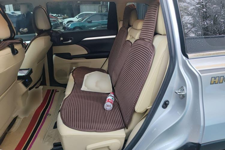 Used Toyota Highlander 2017 2.0T Two-Wheel Drive Elite Edition 5 Seats Interior 4