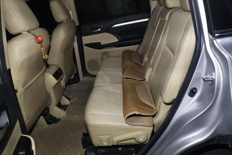 Used Toyota Highlander 2017 2.0T Two-Wheel Drive Elite Version 7 Seats Left Rear Seat