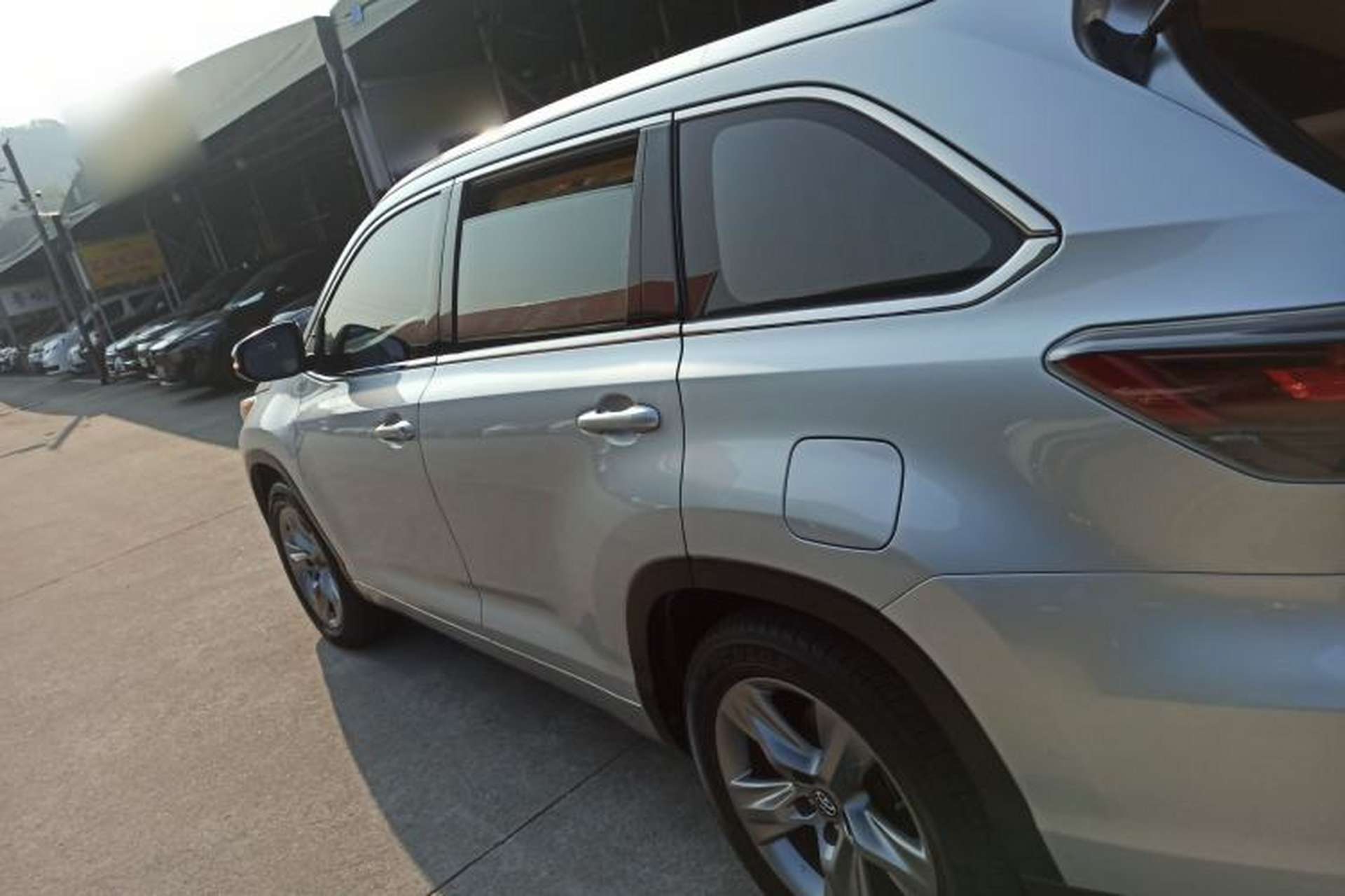 Used Toyota Highlander 2017 2.0T Two-Wheel Drive Luxury Edition 7 Seats Left Side