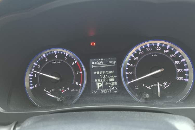 Used Toyota Highlander 2017 2.0T Two-Wheel Drive Elite Edition 5 Seats Odometer Close Up