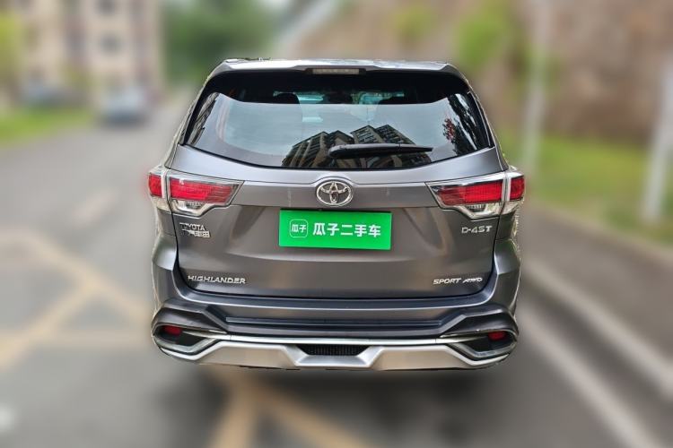 Used Toyota Highlander 2017 2.0T Four-Wheel Drive Luxury Edition 7 Seats Rear
