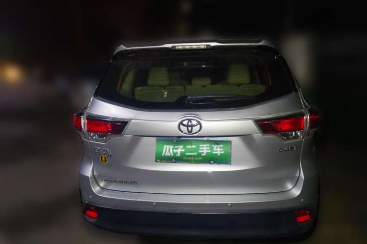 Used Toyota Highlander 2017 2.0T Two-Wheel Drive Elite Version 7 Seats Rear
