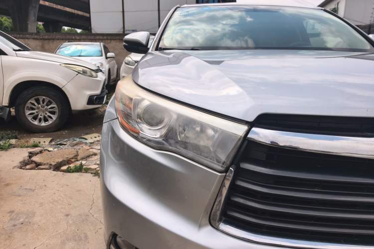 Used Toyota Highlander 2017 2.0T Four-Wheel Drive Elite Edition 7-Seater Right Front Headlight