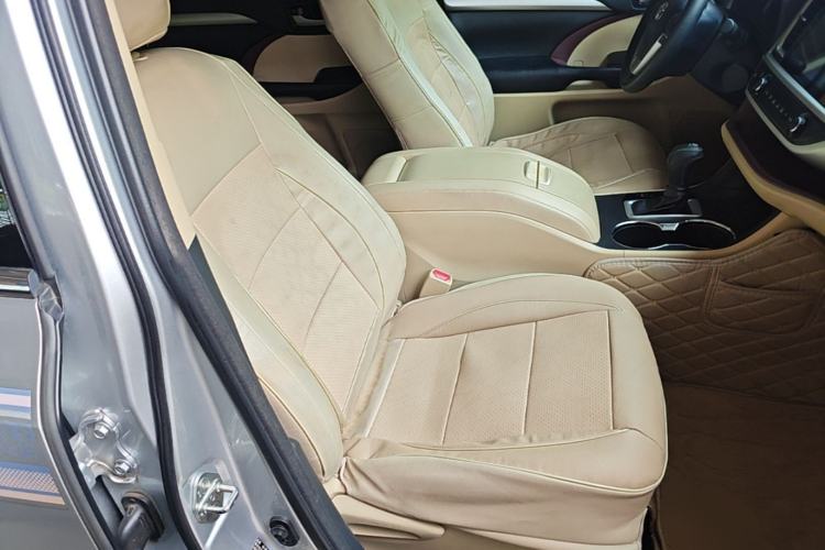 Used Toyota Highlander 2017 2.0T Four-Wheel Drive Elite Edition 7-Seater Right Front Seat