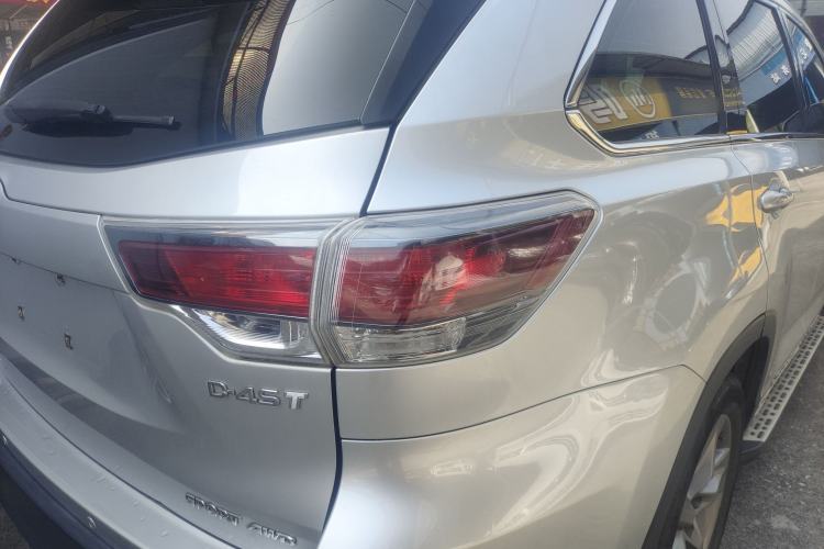 Used Toyota Highlander 2017 2.0T Four-Wheel Drive Luxury Edition 7 Seats Right Rear Taillight