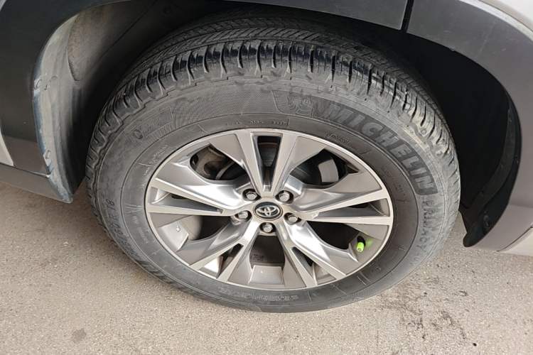 Used Toyota Highlander 2017 2.0T Four-Wheel Drive Elite Edition 7-Seater Right Rear Wheel Hub