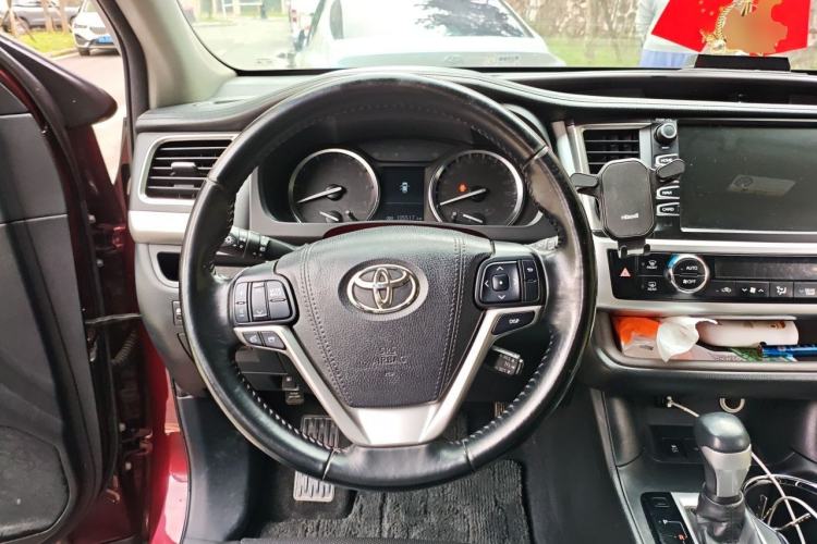 Used Toyota Highlander 2017 2.0T Four-Wheel Drive Luxury Edition 7 Seats Steering Wheel