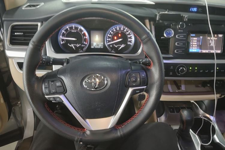 Used Toyota Highlander 2017 2.0T Four-Wheel Drive Elite Edition 7-Seater Steering Wheel