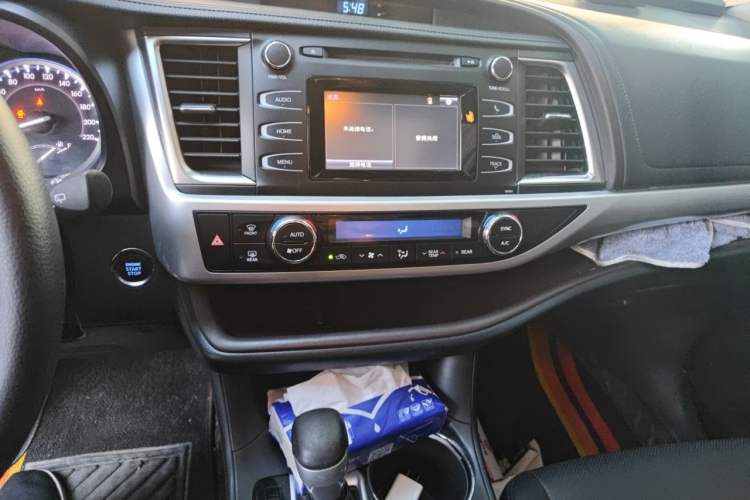 Used Toyota Highlander 2017 2.0T Four-Wheel Drive Luxury Edition 7 Seats Audio And AC Panel