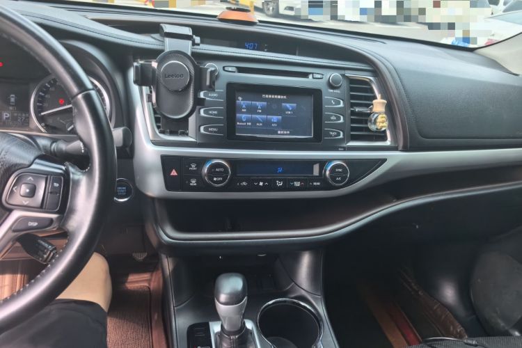 Used Toyota Highlander 2017 2.0T Two-Wheel Drive Luxury Edition 7 Seats Audio And AC Panel
