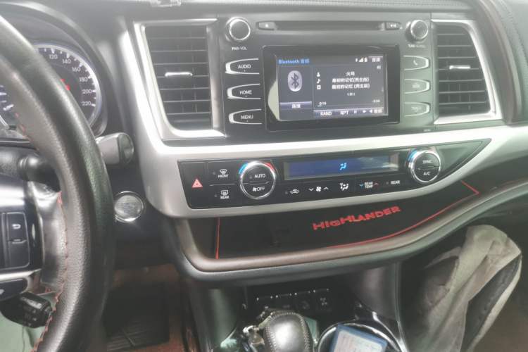 Used Toyota Highlander 2017 2.0T Four-Wheel Drive Luxury Edition 7 Seats Audio And AC Panel